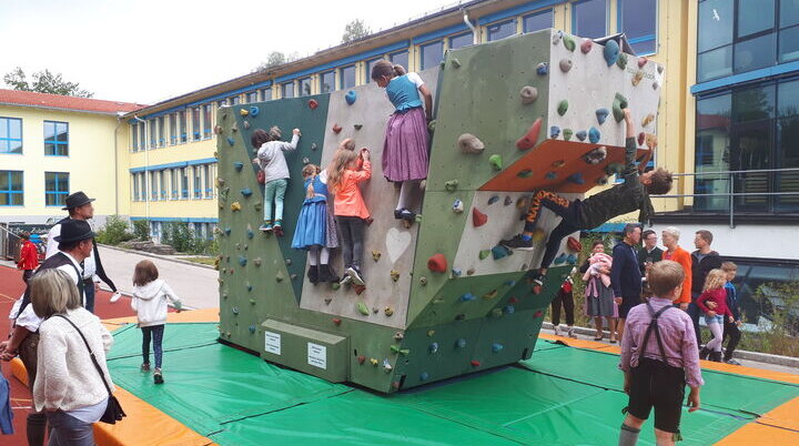 Otterfinger Dorffest Boulderblock | © Thomas Hüttl