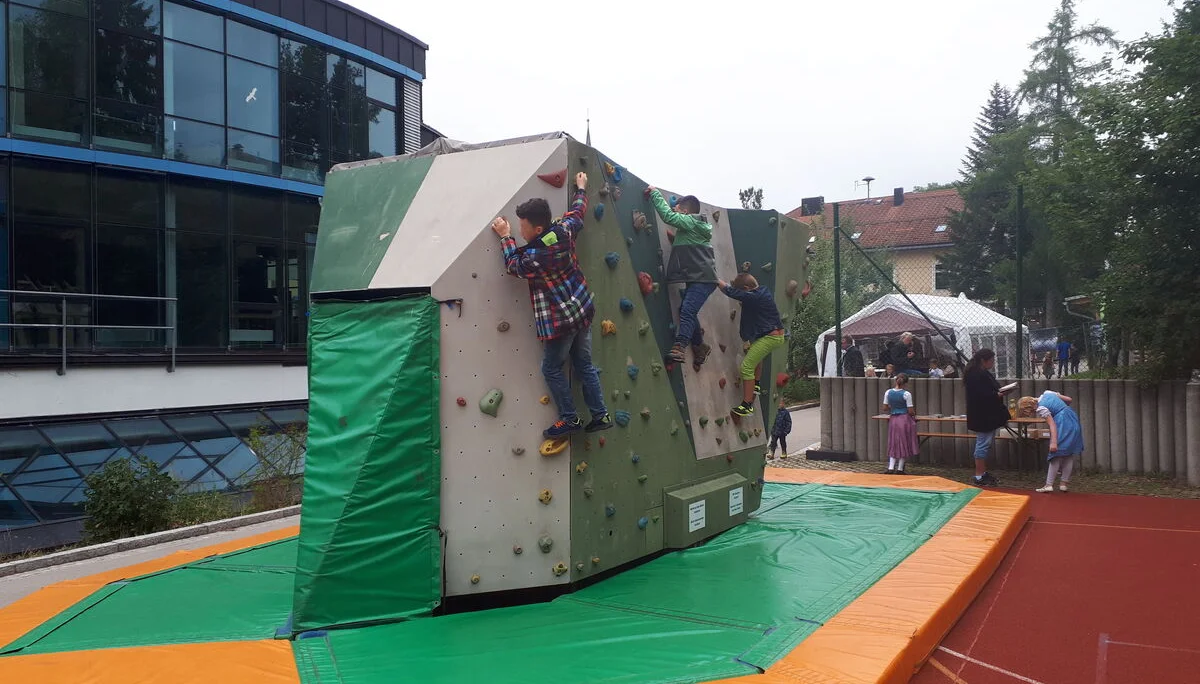 Otterfinger Dorffest Boulderblock | © Thomas Hüttl