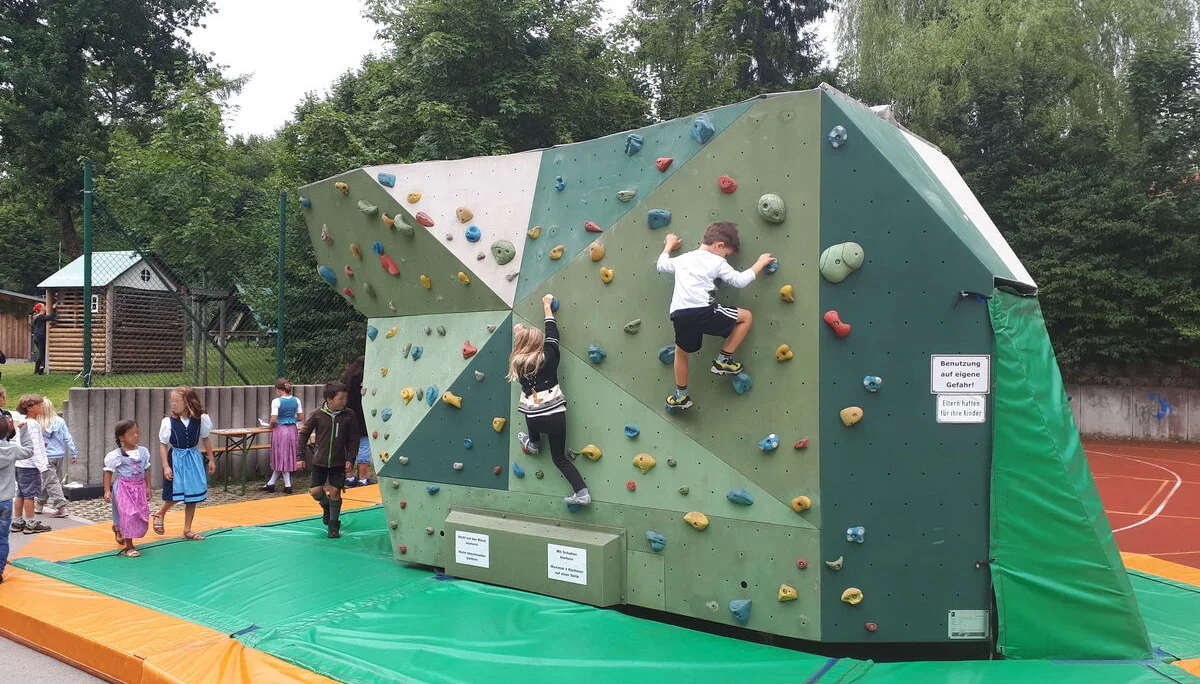 Otterfinger Dorffest Boulderblock | © Thomas Hüttl