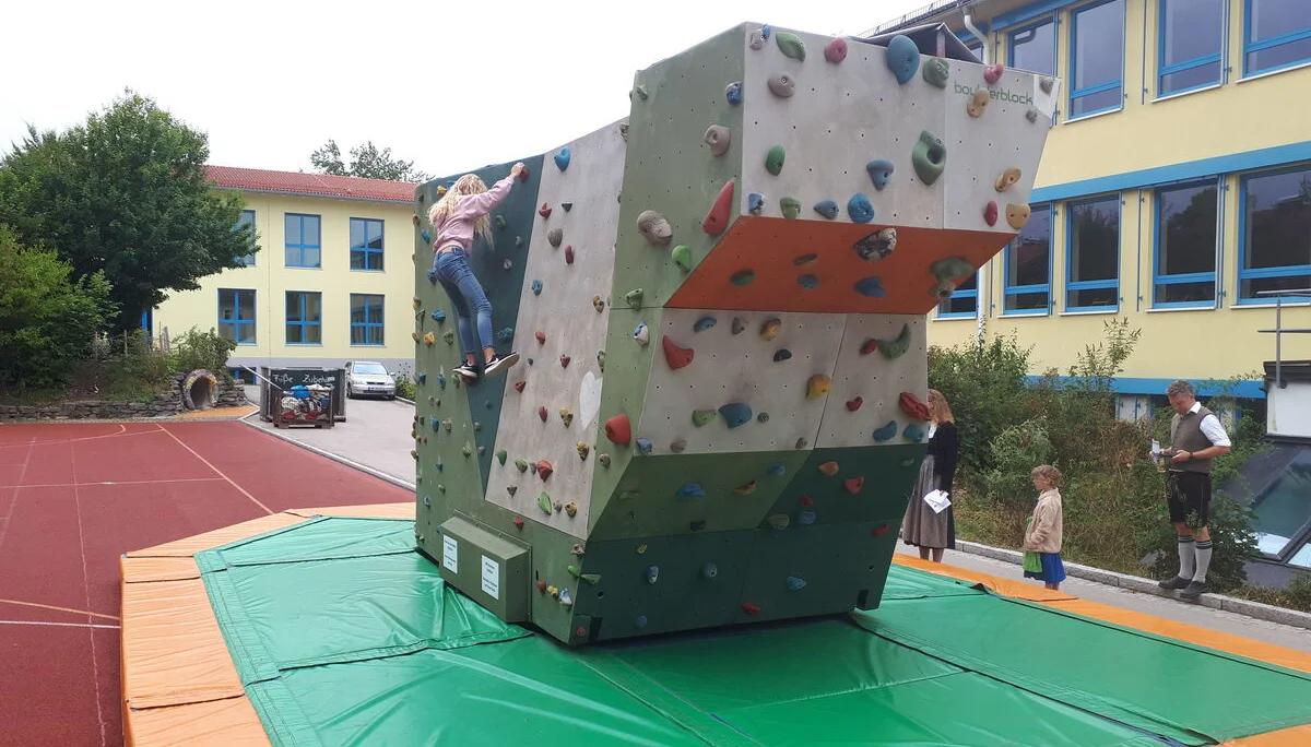 Otterfinger Dorffest Boulderblock | © Thomas Hüttl